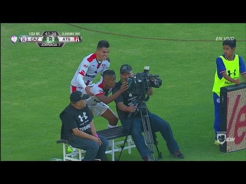 بالفيديو احتفال مارتينيز مع الكاميرا يخطف الأضواء في الدوري المكسيكي