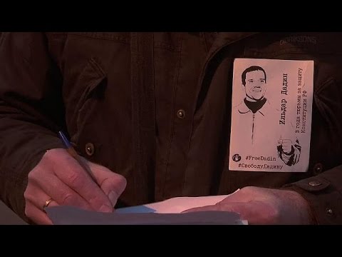 الإفراج عن المعارض إيلدر دادين في روسيا