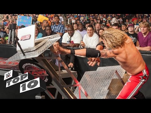 بالفيديو أعنف لحظات التحطيم في عالم المصارعة الحرة