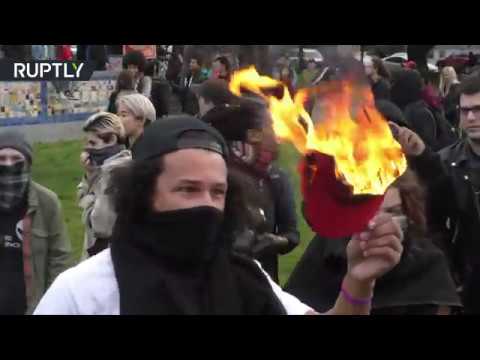 اشتباكات بين مؤيدي ومعارضي الرئيس الأميركي في كاليفورنيا