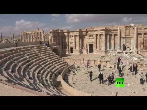 شاهد عزف مقطوعة موسيقية لفيروز على مسرح تدمر