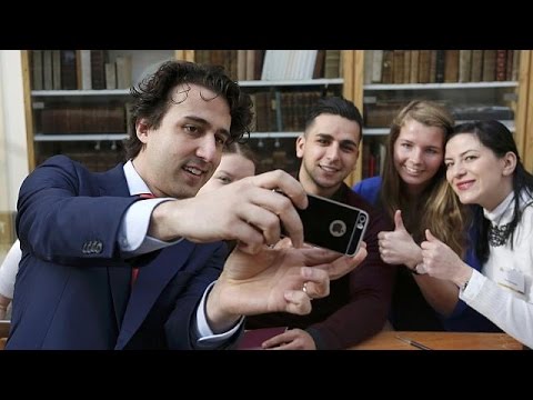 بالفيديو لحظة تصويت زعيمي الخضر والديمقراطيين الأحرار