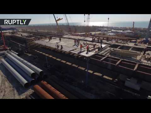 بالفيديو مشاهد لتشييد جسر ضخم عبر مضيق كيرتش في القرم