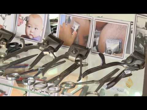 بالفيديو كتاب جديد يوثّق تاريخ مهنة الحلاقة في فلسطين