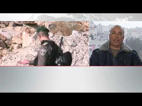 شاهد معاناة فلسطيني تقع أرضه داخل مستوطنة اسرائيلية