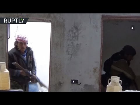 اشتباكات عنيفة بين الجيش السوري ومسلحين معارضين قرب دمشق