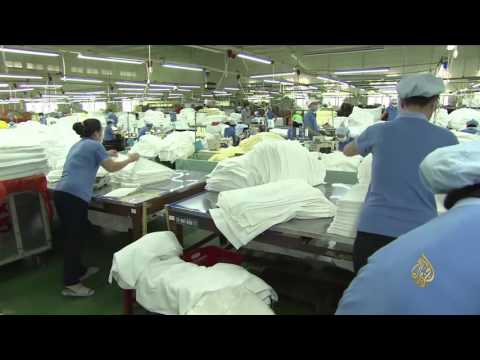 بالفيديو الحكومات تسعى إلى ترويض منصات التواصل الإجتماعي