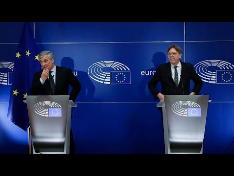 شاهد البرلمان الأوروبي يطلب من لندن احترام التزاماتها