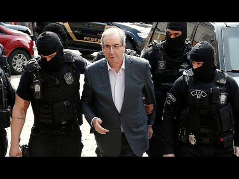 شاهد البرازيل تحكم بالسجن 15 عامًا لرئيس مجلس النواب السابق