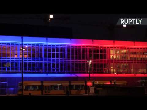 إضاءة العلم الروسي على مبنى القصر الثقافي في درسدن