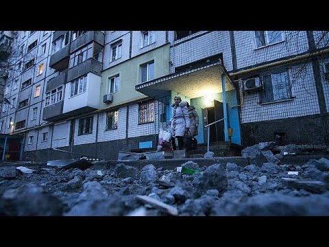 قتلى وجرحى جراء المعارك المتواصلة في شرق أوكرانيا