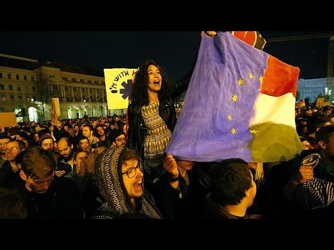 شاهد احتجاجات ضدّ قوانين تستهدف المجتمع المدني والجامعة الأوروبية