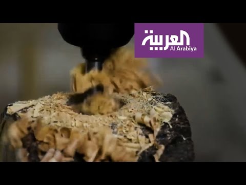 بالفيديو  السعودي محمد القثامي يشرح كيفية احترافه للنجارة خلال دقائق