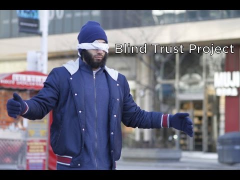 رد فعل الكنديين على شاب مسلم رفع لافتة أنا موصوم بالإرهاب