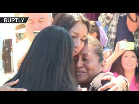 بالفيديو 6 عوائل مقسّمة على الحدود الأميركية المكسيكية تتمكّن من لم شملها لمدة 3 دقائق