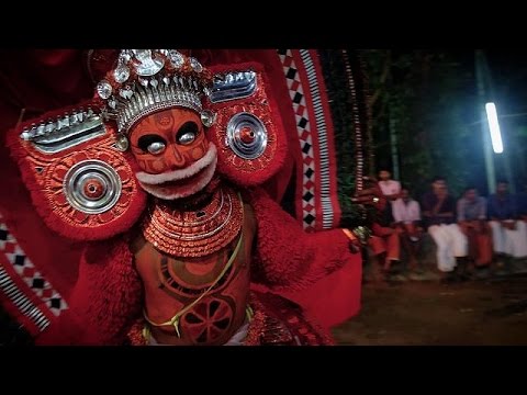 شاهد راقصون يتقمصون دور الآلهة الهندوسية