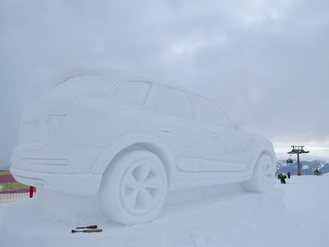نحت أودي q7 من الثلج في النمسا
