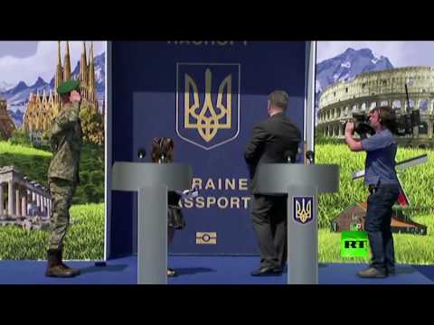 شاهد الرئيس الأوكراني بوروشينكو يفتح الباب لمواطنيه إلى أوروبا