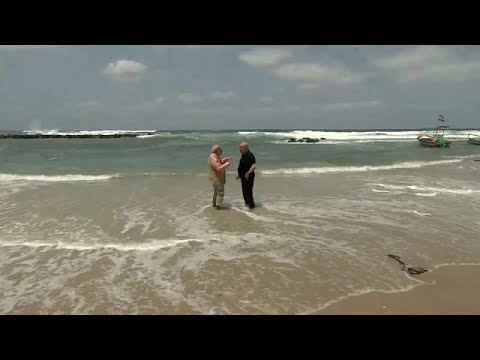 رئيس الوزراء الهندي ينهي زيارة إسرائيل بالمشي على ساحل المتوسط