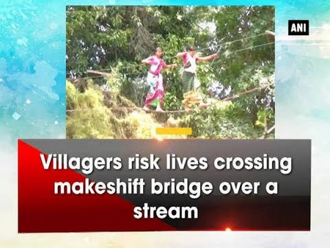 المشي على الحبل الوسيلة الوحيدة لسكان قرية في الهند