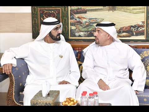 شاهد محمد بن راشد يقدم واجب العزاء في وفاة محمد شريف الملا