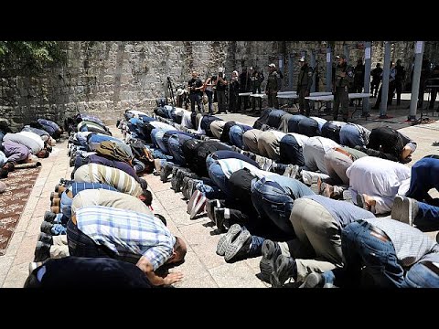 شاهد إسرائيل تعيد فتح الأقصى والمسلمون يرفضون الدخول