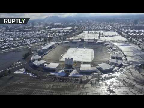 طائرة بدون طيار تصور هالة بيضاء من الثلوج