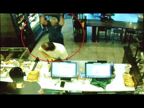 مشهد بطولي لزبون في ستاربكس ينقذ الموظفين