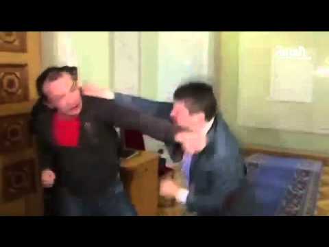 اشتباك عنيف بين برلمانيين في أوكرانيا