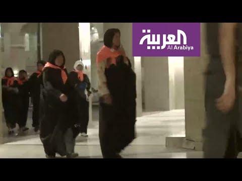 شاهد أول فوج من حجاج إيران يصل إلى مطار محمد بن عبدالعزيز الدولي