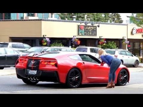 أغواها بسيارته الجميلة حتى حضر شخص رجل آخر بمركبة أفضل