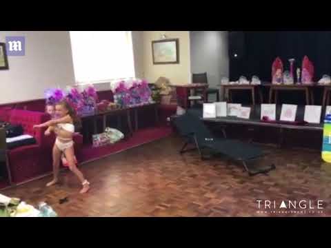 شاهد انتقادات حادة للأم بسبب رقصة طفلتها المثيرة