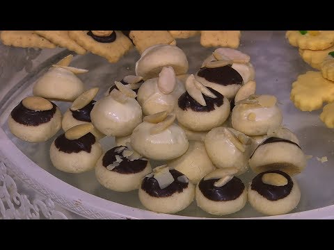 شاهد طريقة إعداد غريبة باللوز