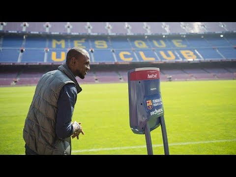 شاهد برشلونة يحقّق حلم طفل مريض بزيارة ملعب كامب نو