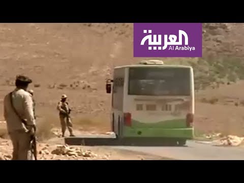 شاهد التحالف الدولي يراقب قافلة داعش في صحراء سورية