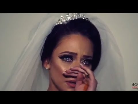 عروس تنهار بسبب مفاجأة أحد أخوتها بالغناء لها