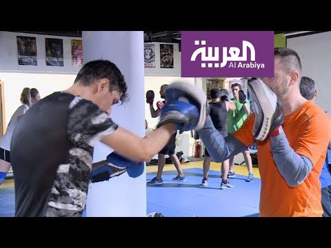 شاهد إقبال النساء والرجال على الملاكمة لإنقاص الوزن