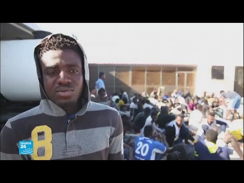بالفيديو  إنقاذ أكثر من 120 مهاجرًا في ليبيا