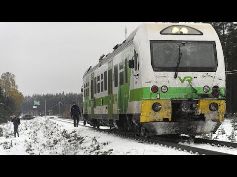 شاهد مقتل 4 وإصابة آخرين في تصادم قطار بمركبة عسكرية