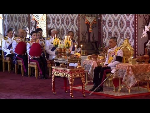 شاهد تايلاند تودع ملكها ومبيول ادوليادي بعد عام من وفاته
