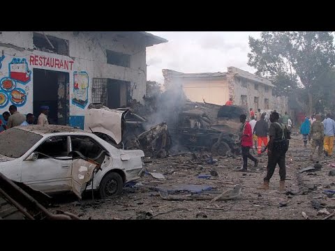 شاهد ثلاثة انفجارات في العاصمة الصومالية مقديشو