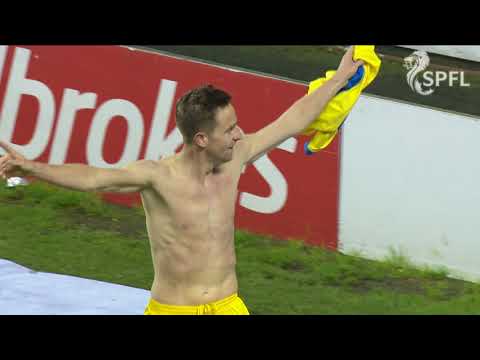 شاهد احتفال جنوني لفريق اسكتلندي بالفوز الأول في الدوري