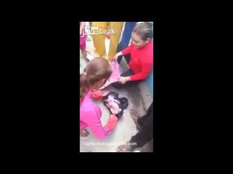 إنقاذ طفل رضيع عثر عليه حيًا في مقلب قمامة