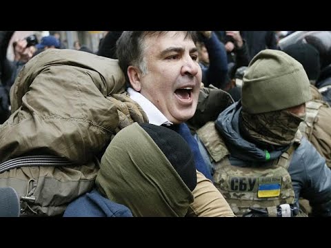 بالفيديو الشرطة الأوكرانية تعتقل رئيس جورجيا السابق وأنصاره يطلقون سراحه