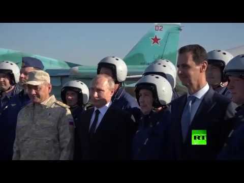 شاهد التقاط صورة جماعية للطيارين الروس