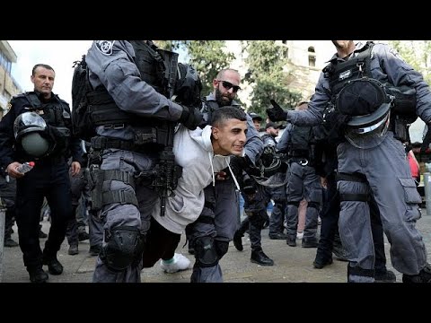 شاهد إشتباكات بين الفلسطينيين وشرطة الاحتلال في جمعة الغضب الثانية