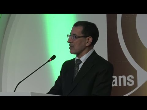 شاهد رئيس الحكومة المغربية يؤكد العمل على تقليص العجز السكني