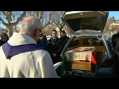 شاهد جدل في إيطاليا بعد نقل رفات الملك فيكتور إيمانويل من مصر