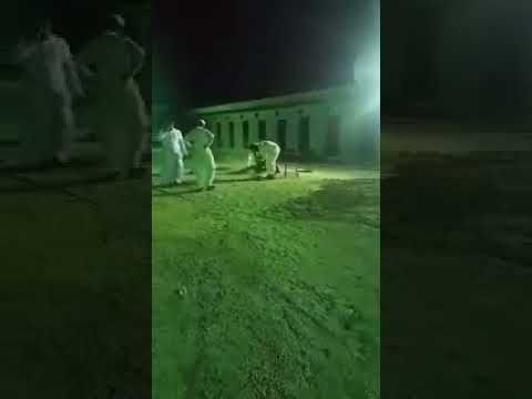 شاهد لحظة انفجار ذبيحة في وجه شباب سعودي