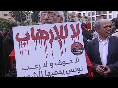الأحزاب السياسية في تونس تتظاهر تنديدًا بالتطرف